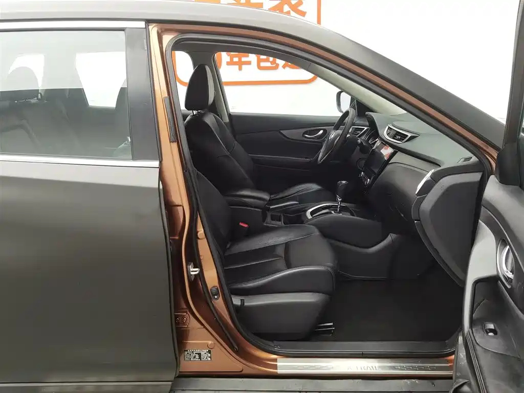NISSAN X-TRAIL 2014
