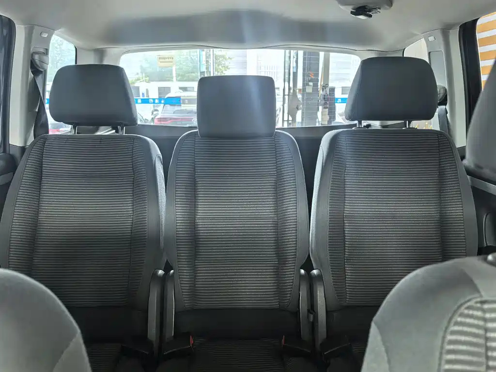 VOLKSWAGEN TOURAN 2013