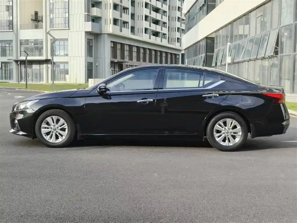 NISSAN TEANA 2019
