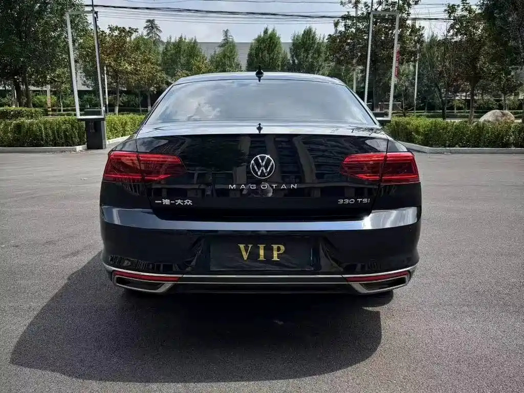 VOLKSWAGEN MAGOTAN 2021