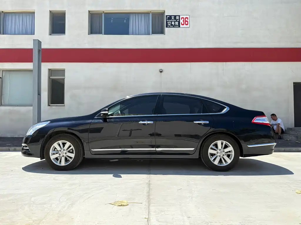 NISSAN TEANA 2012