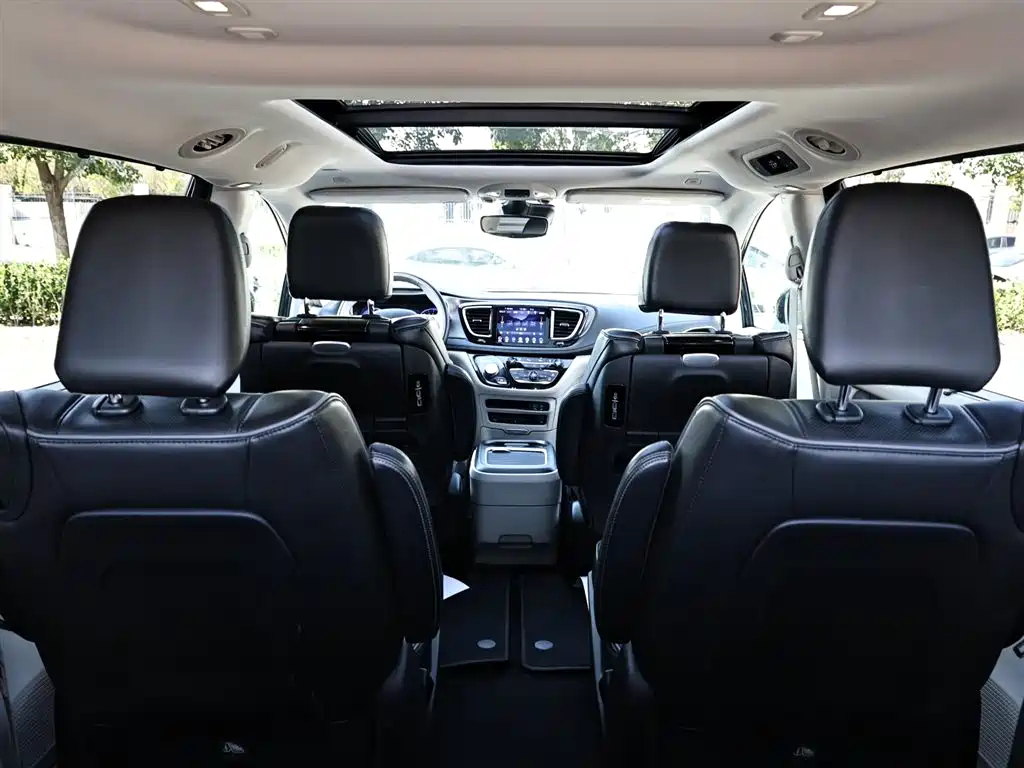 CHRYSLER OTHER 2018