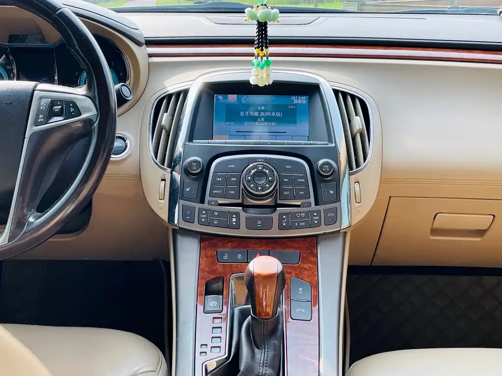 BUICK LACROSSE 2013