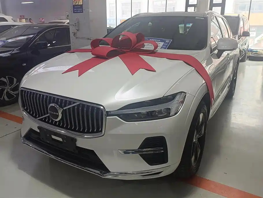 VOLVO XC60 2021