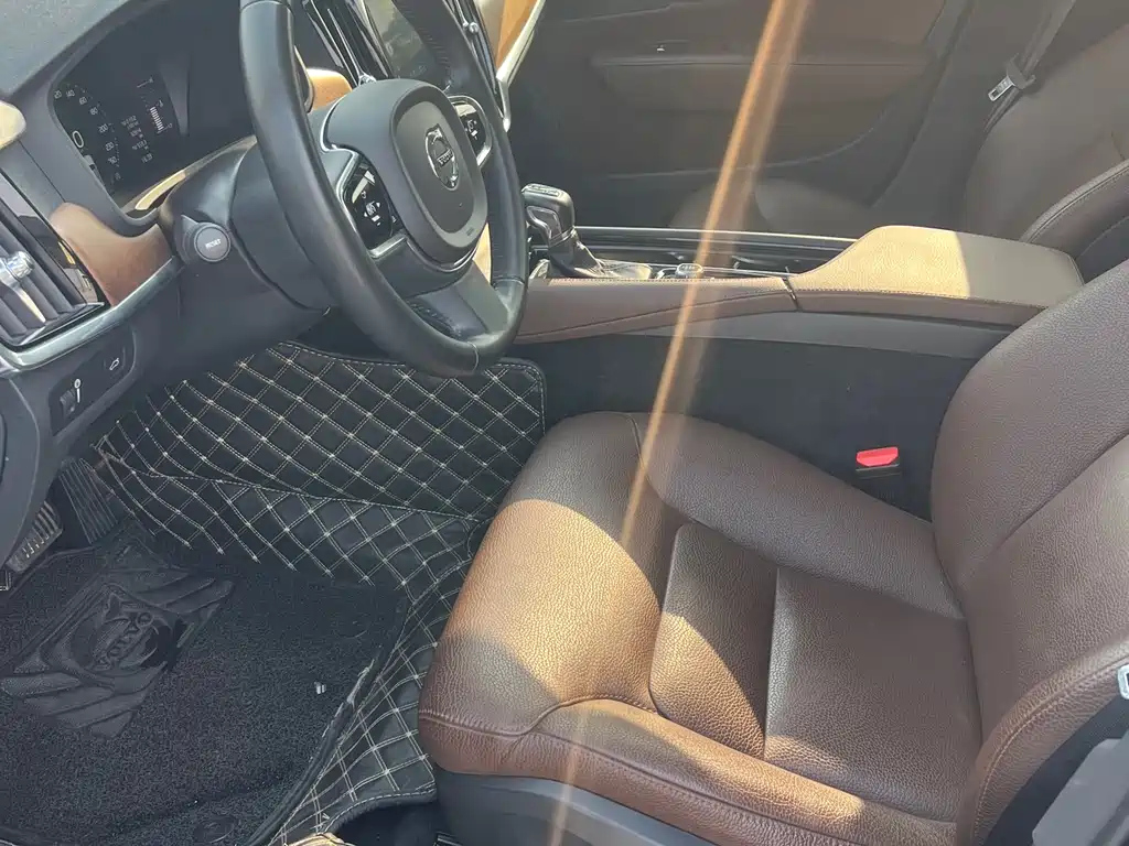 VOLVO S90 2020