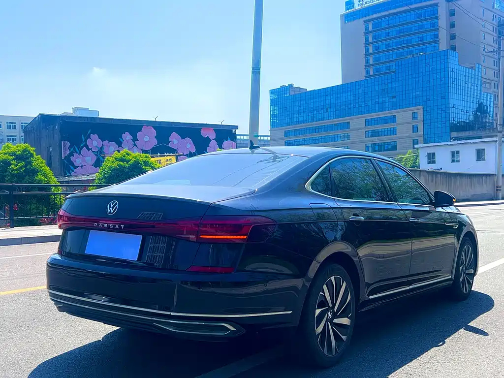 VOLKSWAGEN PASSAT 2022