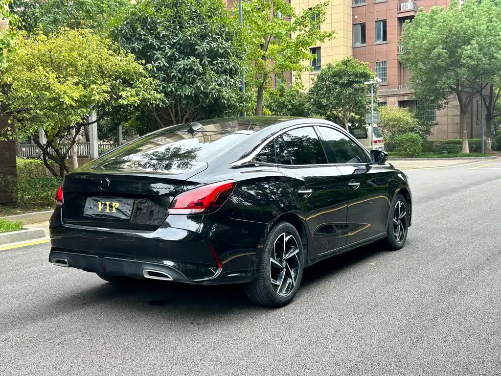 MG MG5 2021
