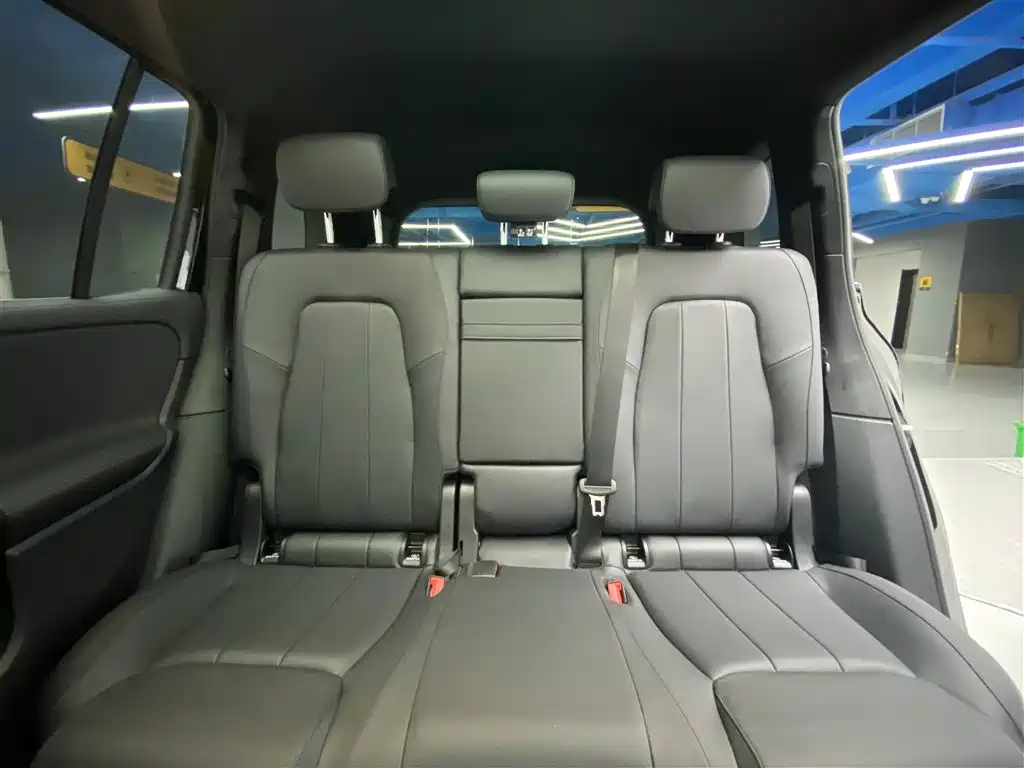 MERCEDES BENZ GLB 2024