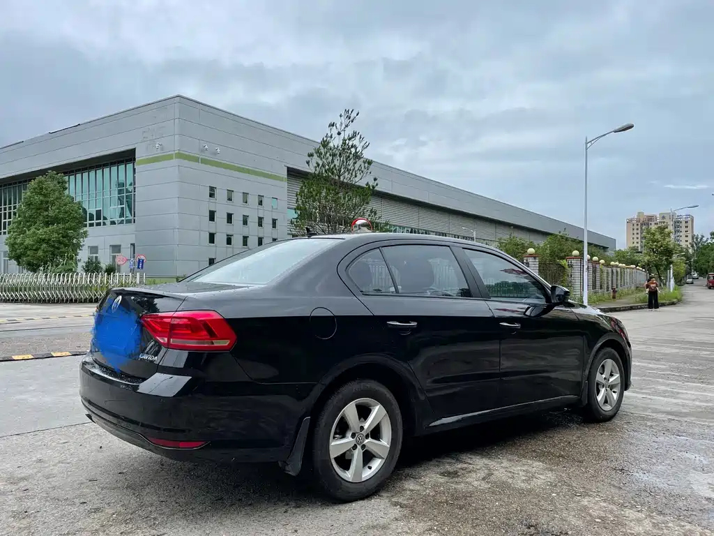 VOLKSWAGEN LAVIDA 2017