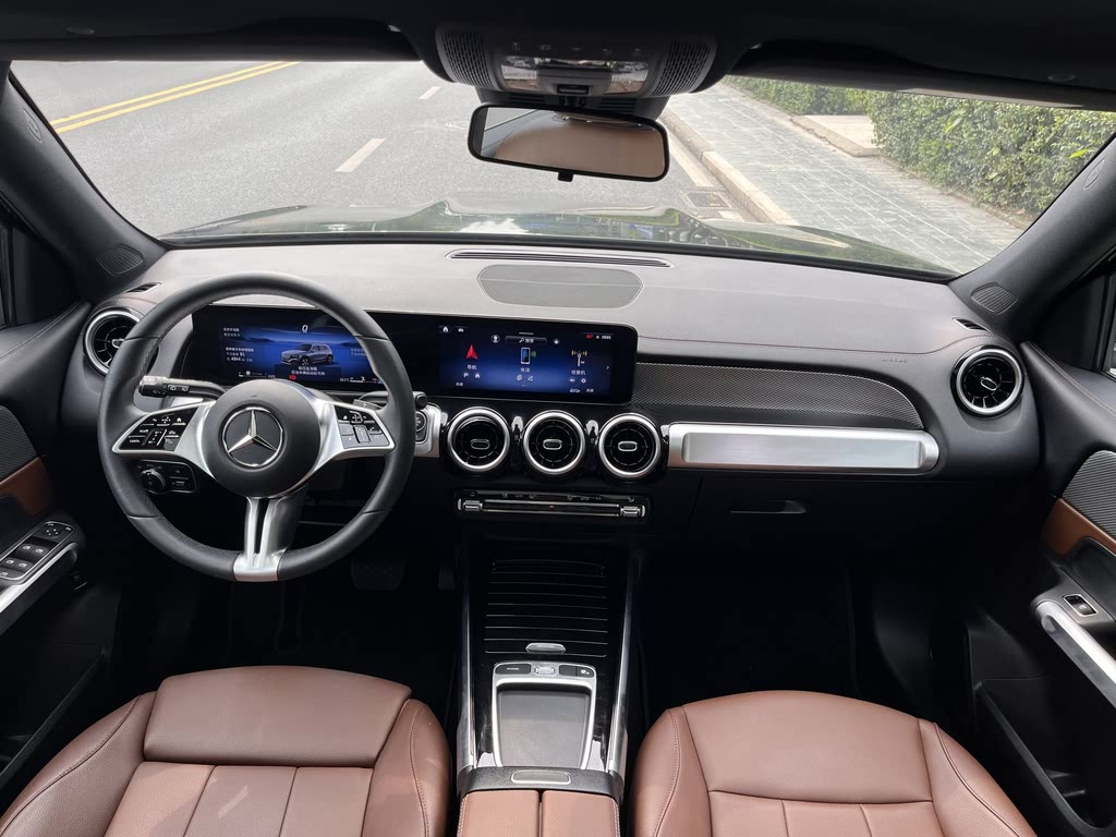 MERCEDES BENZ GLB 2024