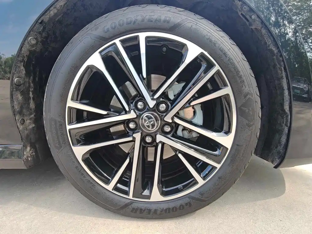 TOYOTA CAMRY 2024