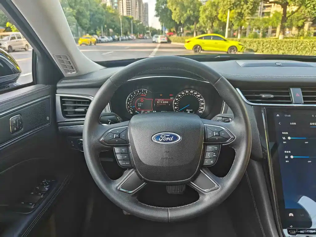 FORD TAURUS 2019