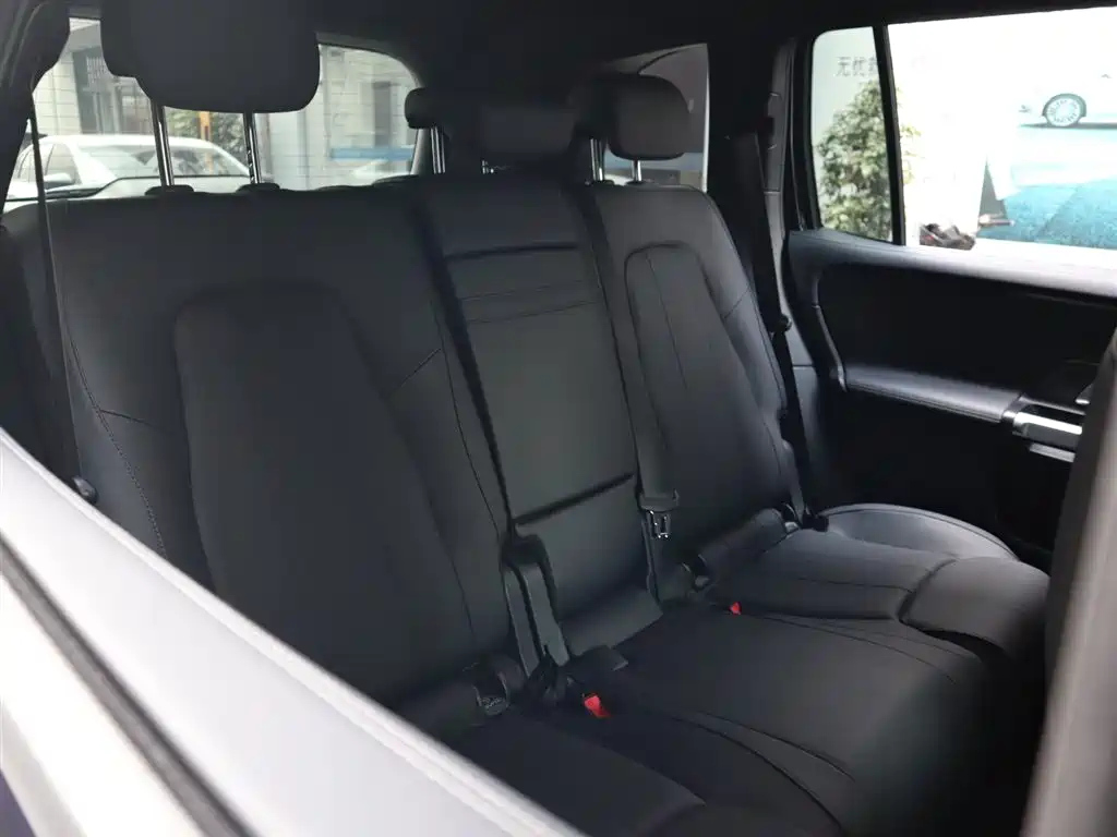 MERCEDES BENZ EQB 2023