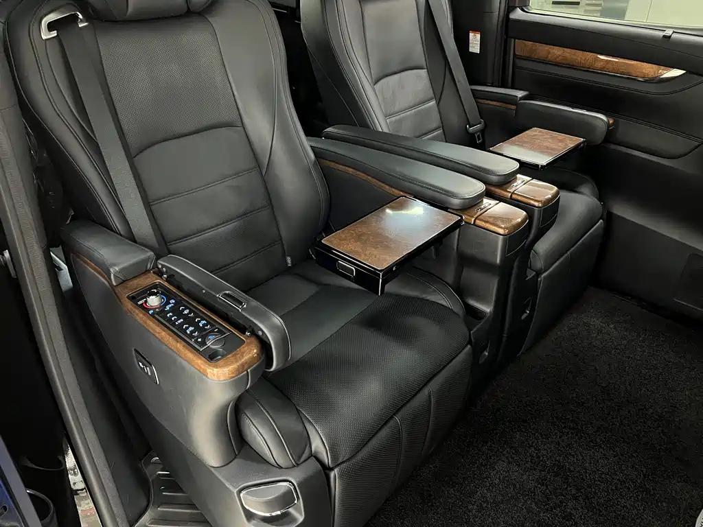 TOYOTA ALPHARD 2018
