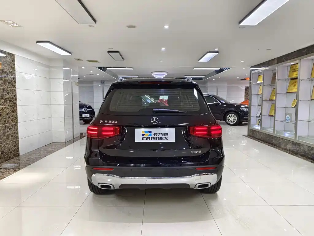 MERCEDES BENZ GLB 2024