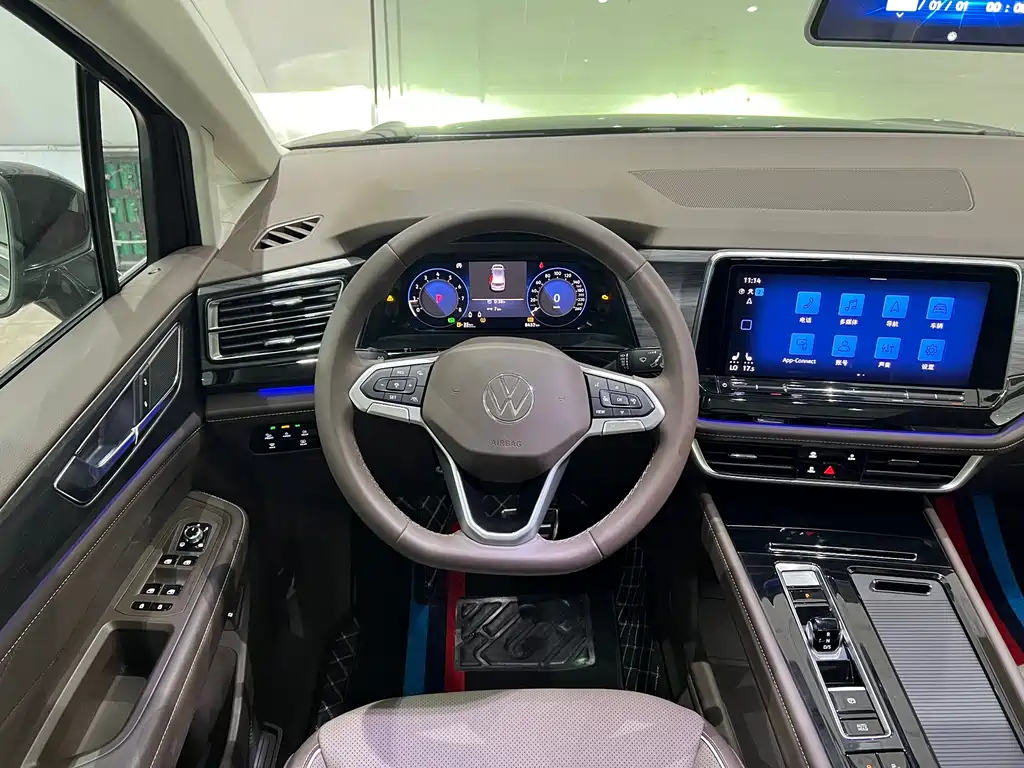 VOLKSWAGEN VILORAN 2024