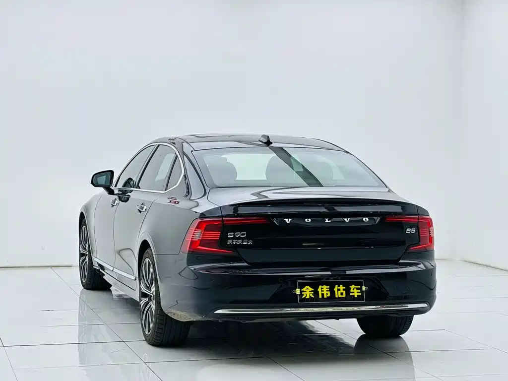VOLVO S90 2022
