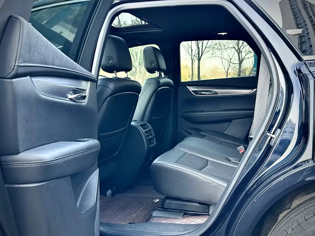 CADILLAC XT5 2021