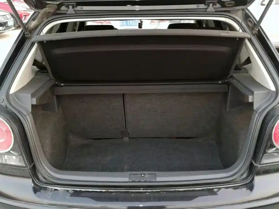 VOLKSWAGEN POLO 2009