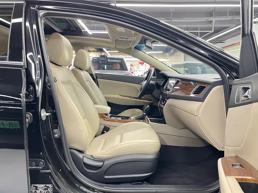 HYUNDAI MISTRA 2014