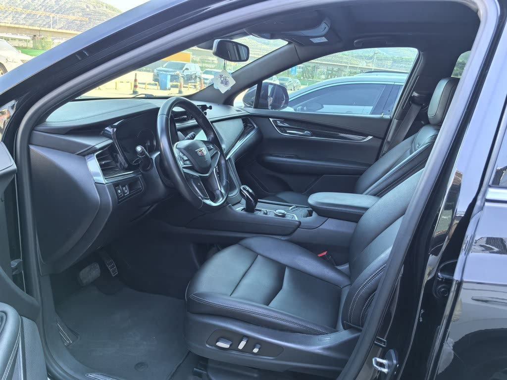 CADILLAC XT5 2021