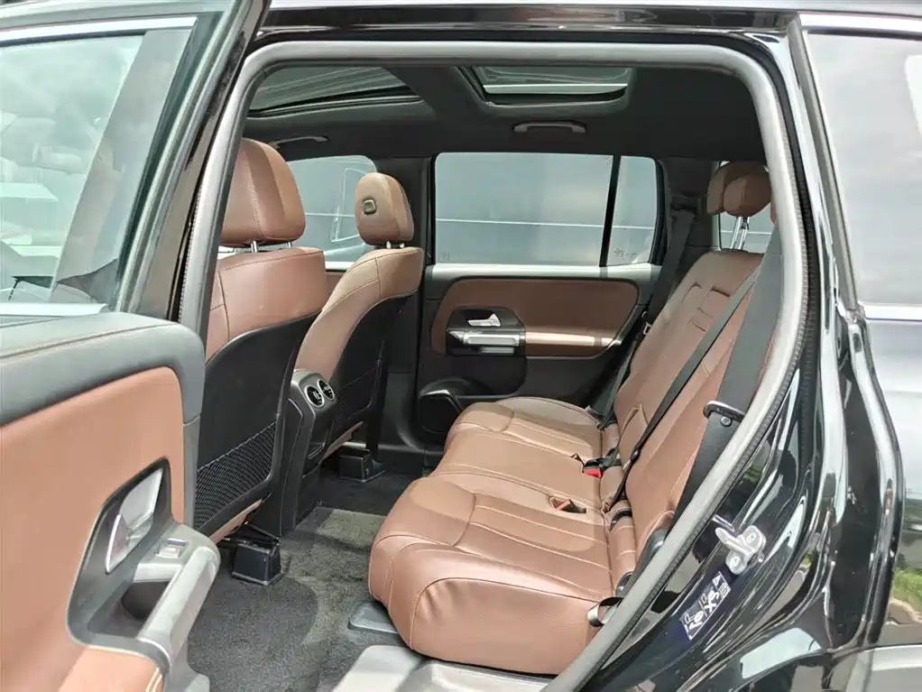 MERCEDES BENZ GLB 2023
