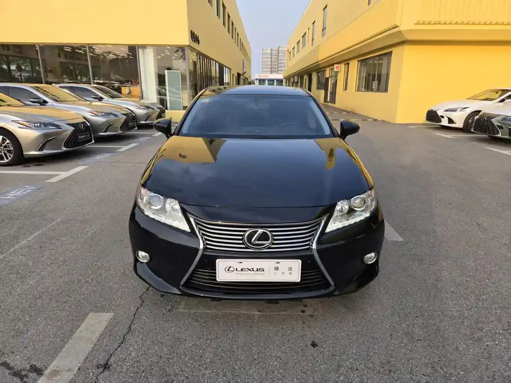 LEXUS ES 2013