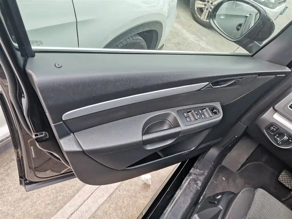 VOLKSWAGEN SHARAN 2018