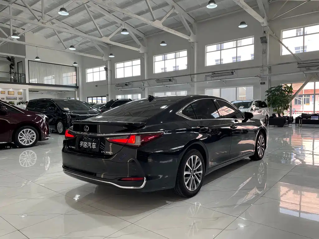LEXUS ES 2022