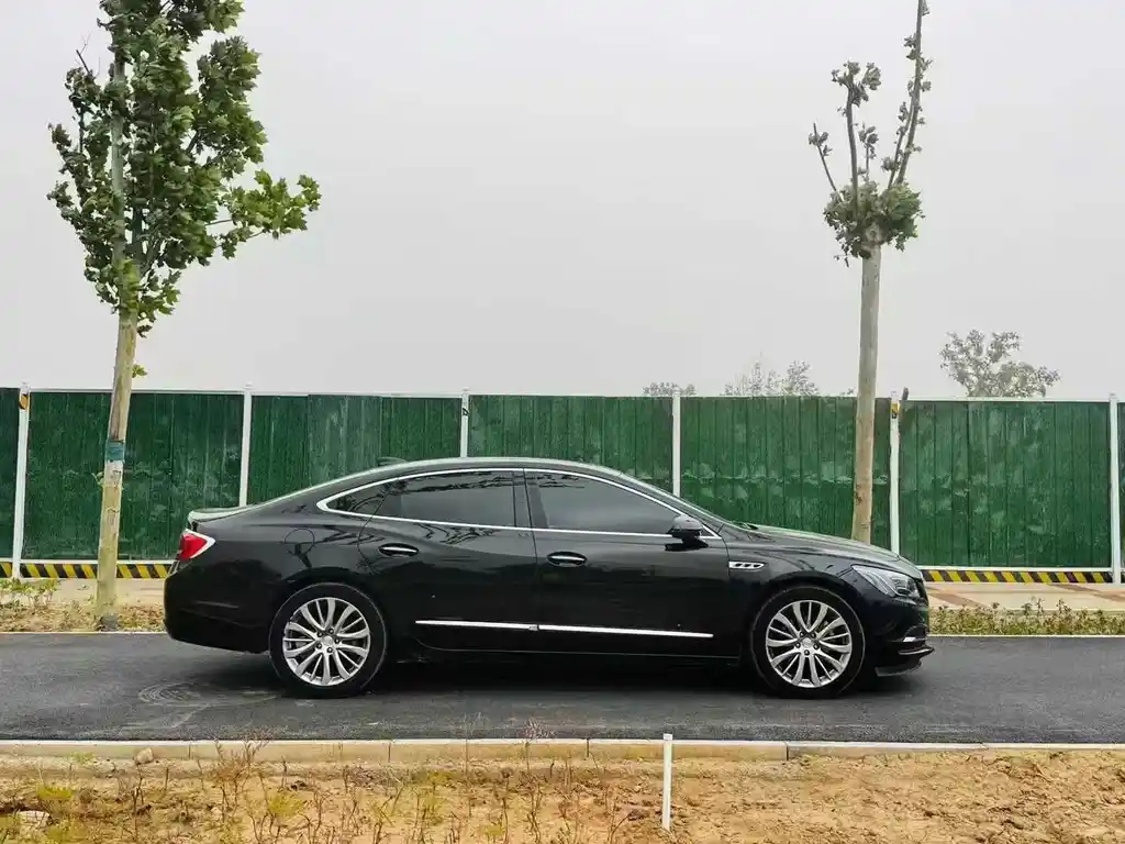 BUICK LACROSSE 2018