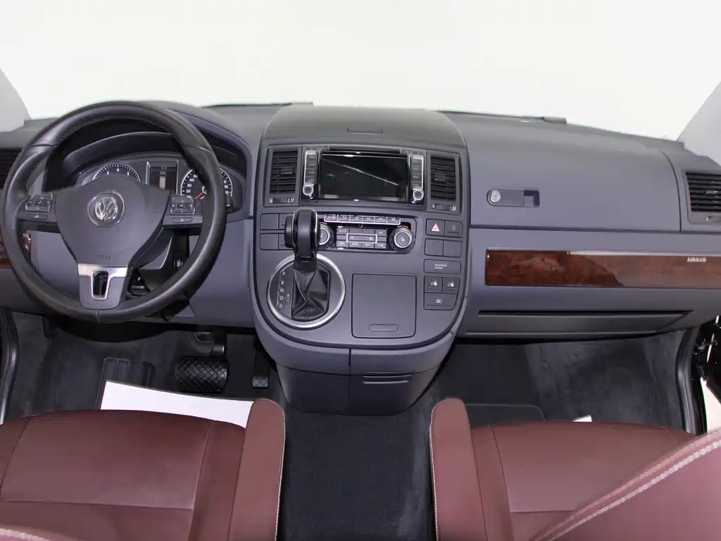 VOLKSWAGEN MULTIVAN 2014