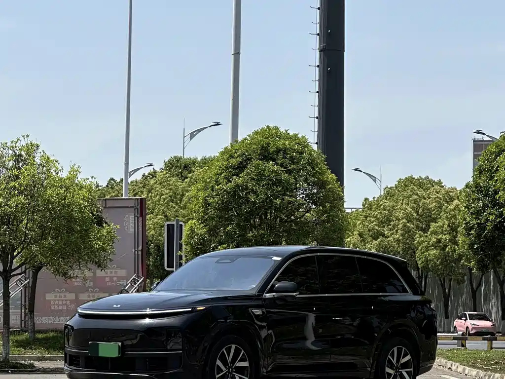 LI AUTO L8 2023