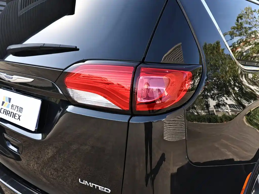 CHRYSLER OTHER 2018