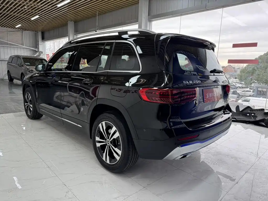 MERCEDES BENZ GLB 2024