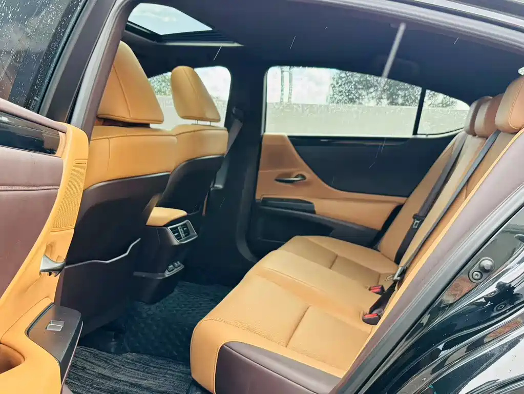 LEXUS ES 2021