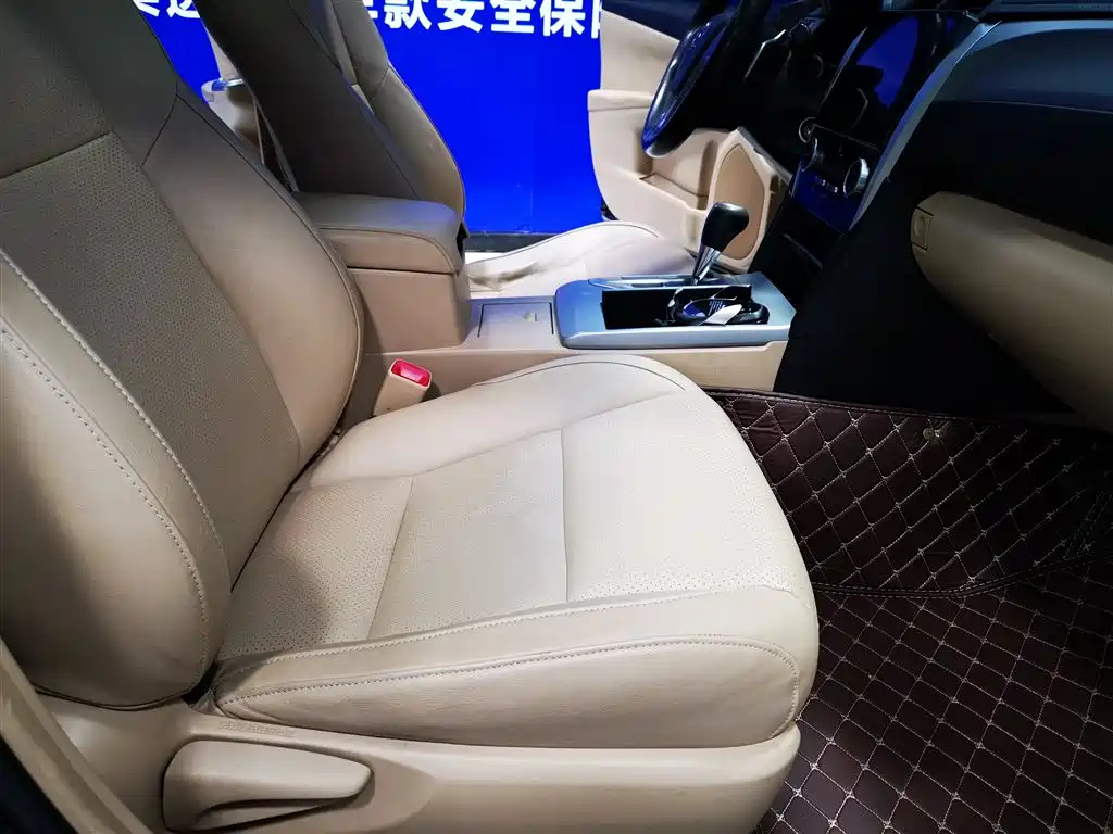 TOYOTA CAMRY 2012