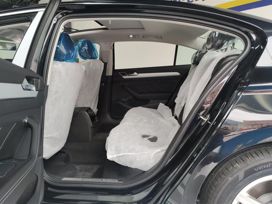 VOLKSWAGEN MAGOTAN 2023