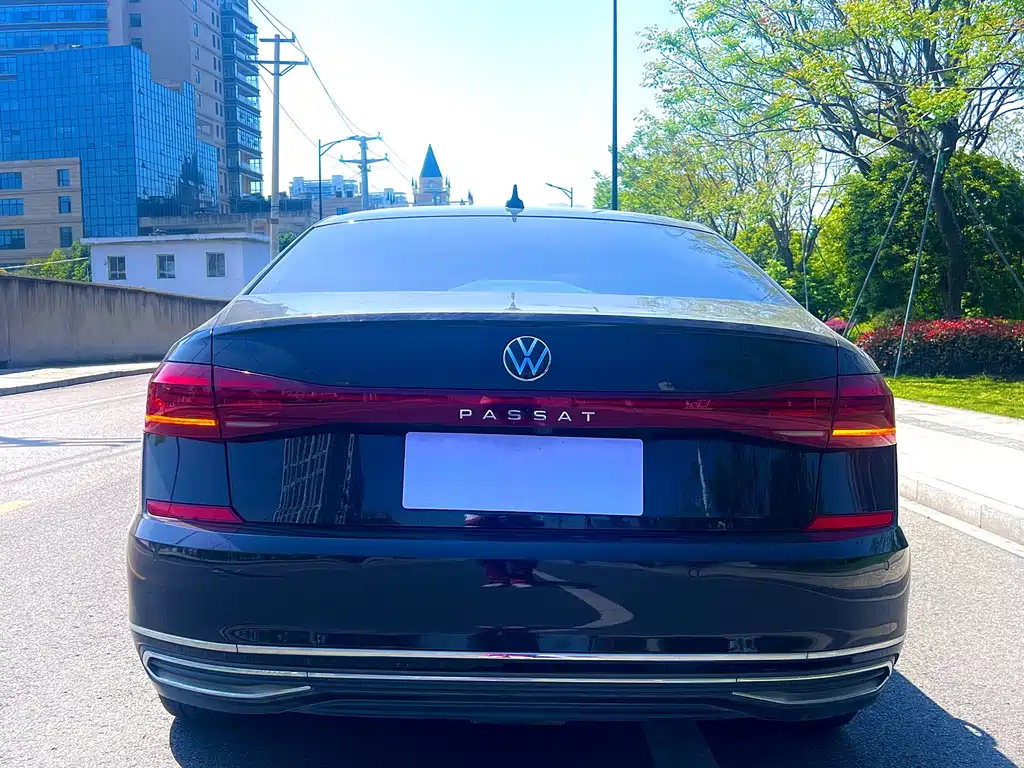 VOLKSWAGEN PASSAT 2022