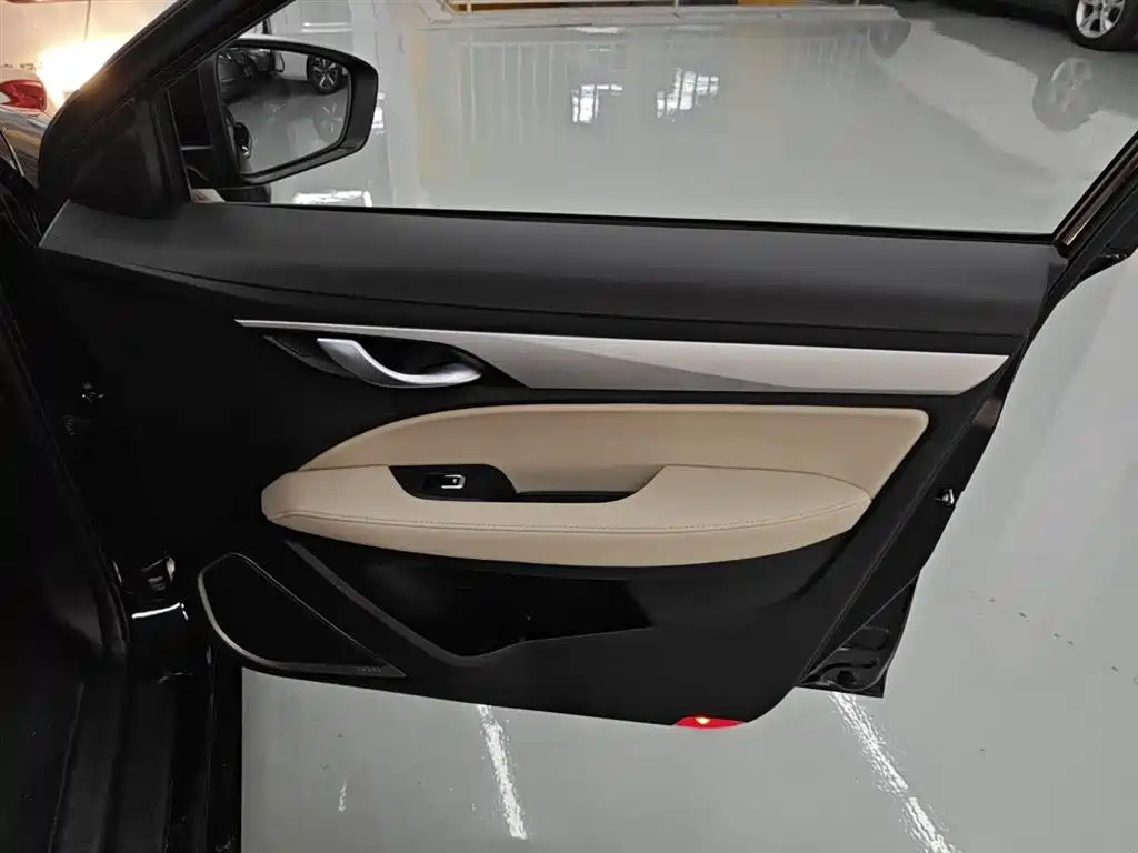 GEELY AUTO EMGRAND 2018