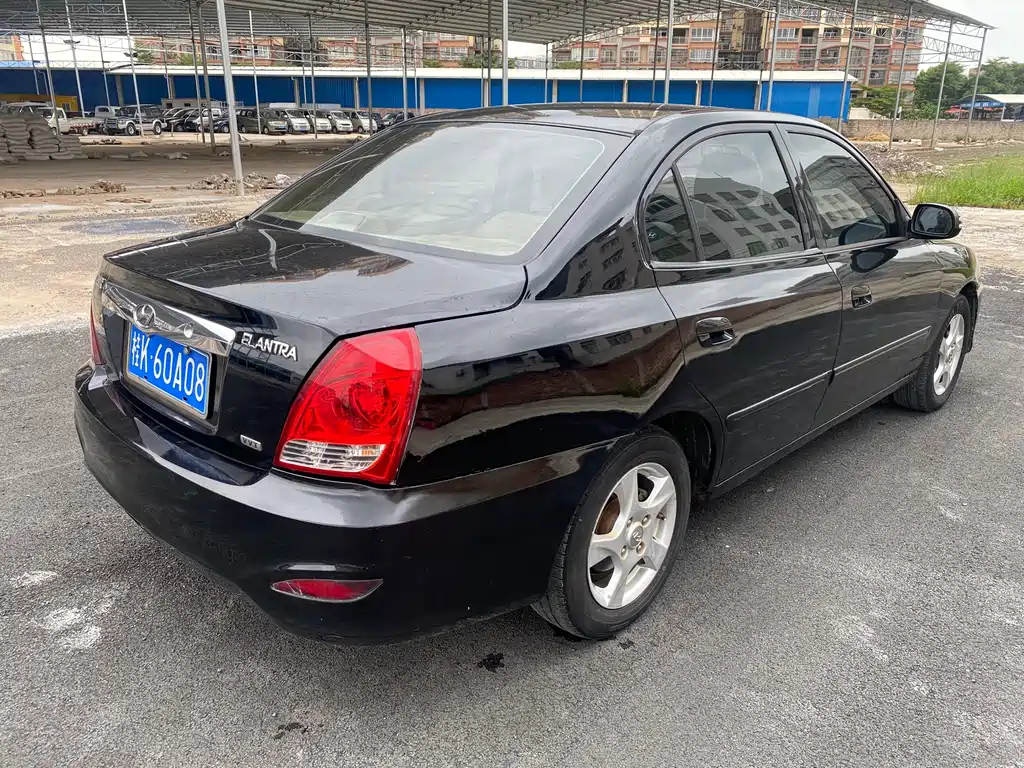 HYUNDAI ELANTRA 2011