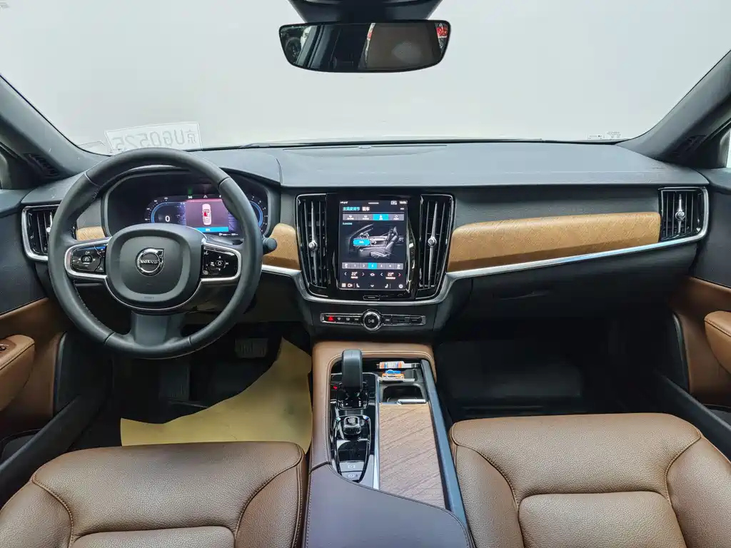VOLVO S90 2024