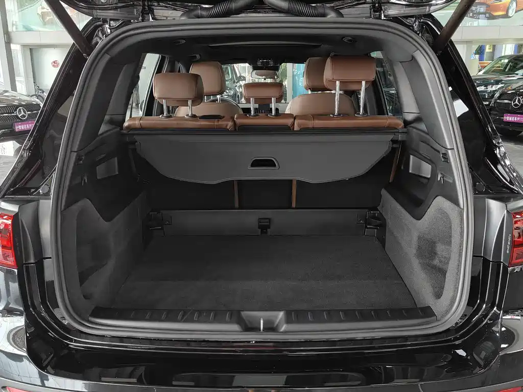 MERCEDES BENZ GLB 2024