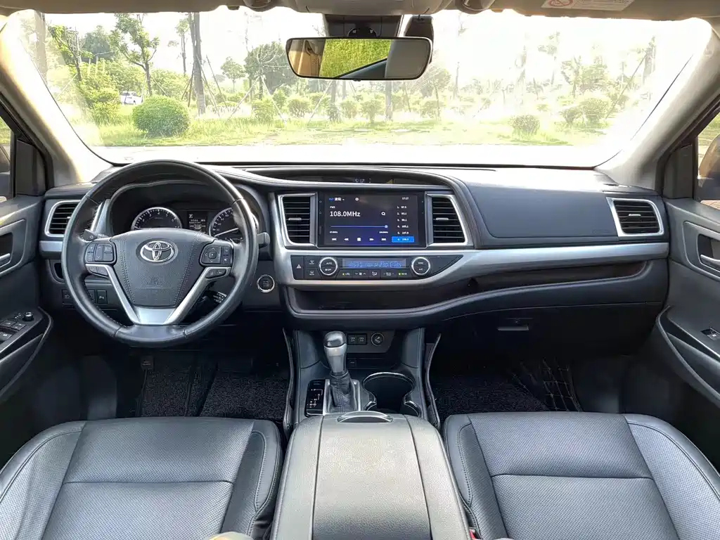 TOYOTA HIGHLANDER 2020