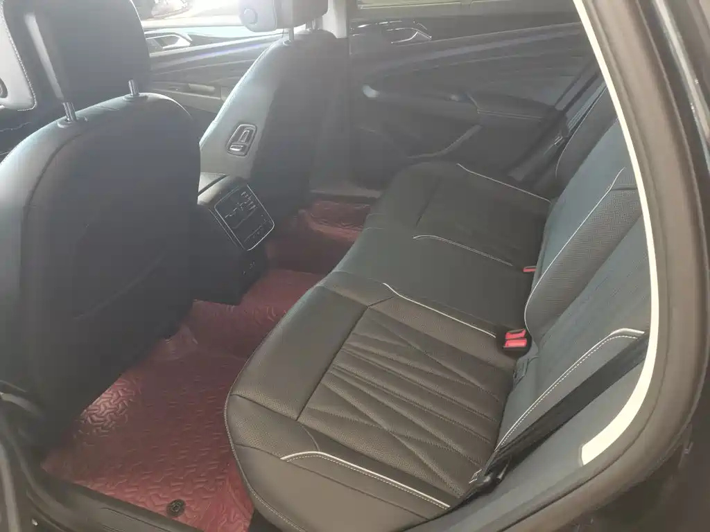 VOLKSWAGEN PASSAT 2022