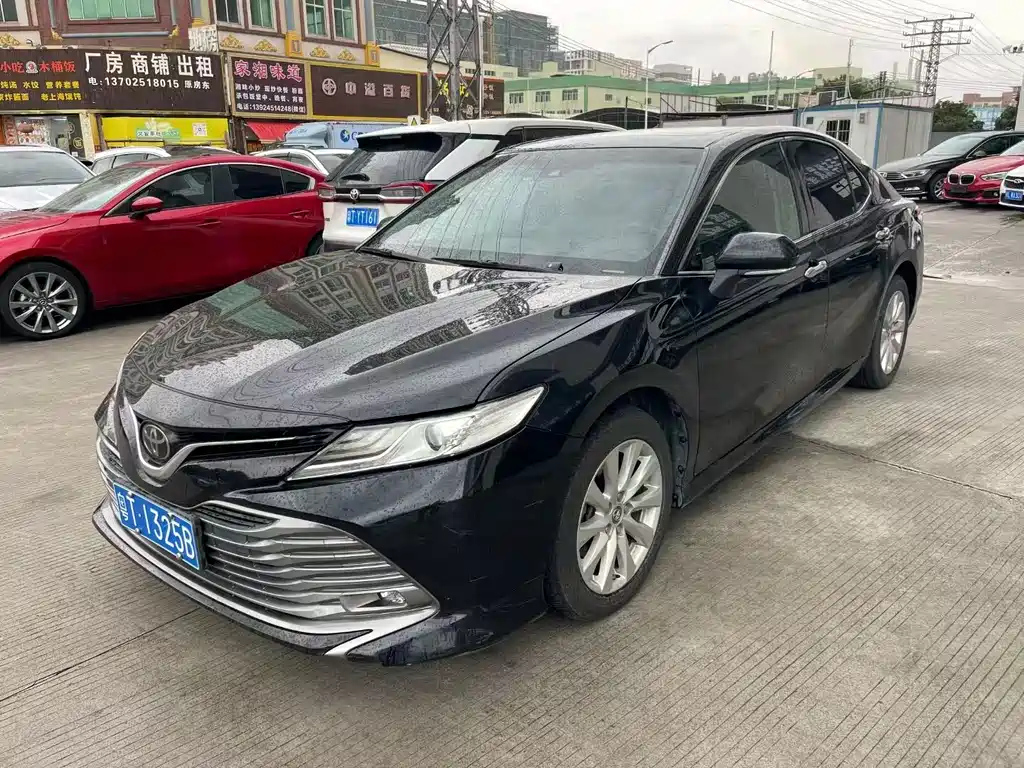TOYOTA CAMRY 2019