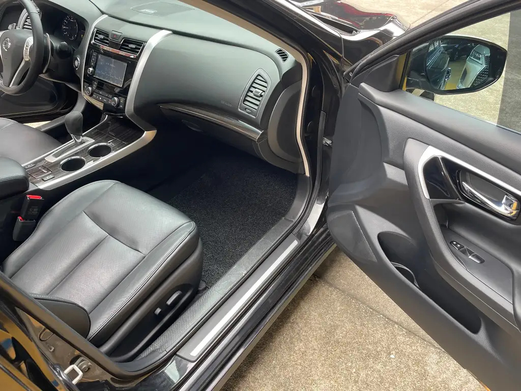 NISSAN TEANA 2016