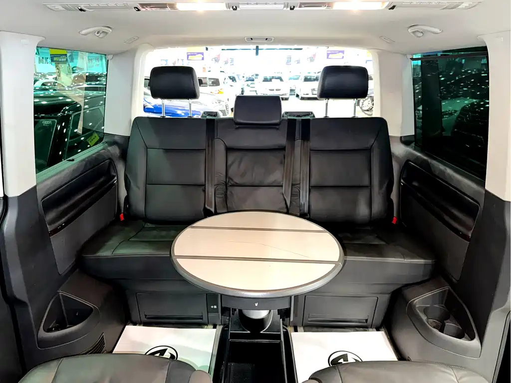 VOLKSWAGEN MULTIVAN 2012