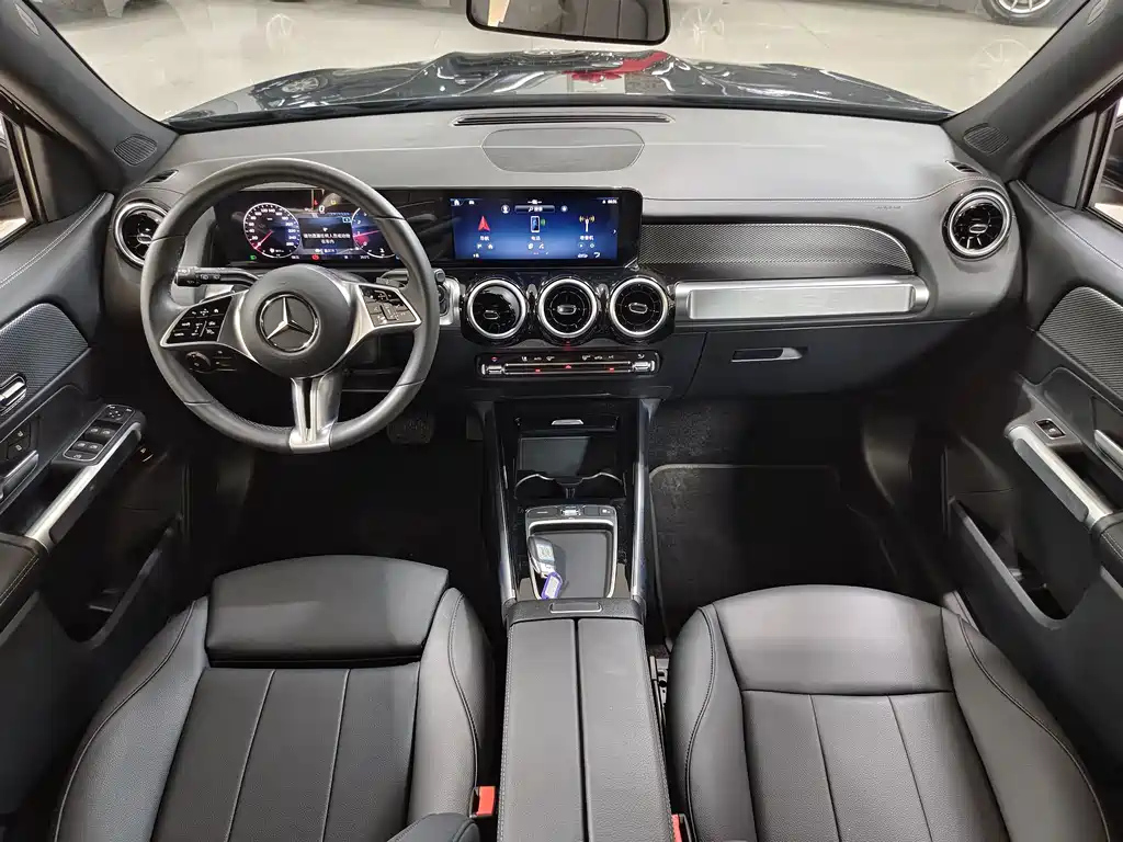 MERCEDES BENZ GLB 2024