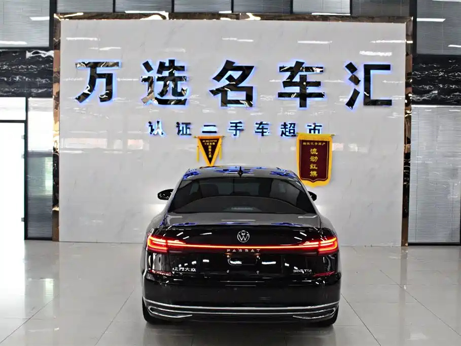 VOLKSWAGEN PASSAT 2025