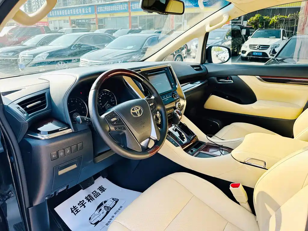 TOYOTA ALPHARD 2015
